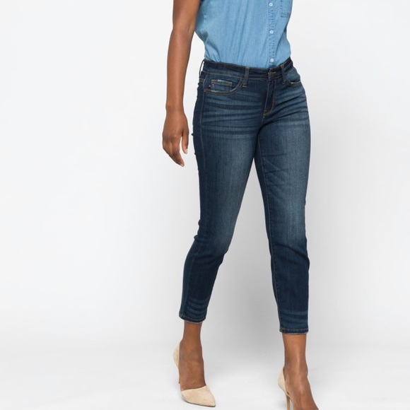 Judy Blue Adelene Girlfriend Jeans In 